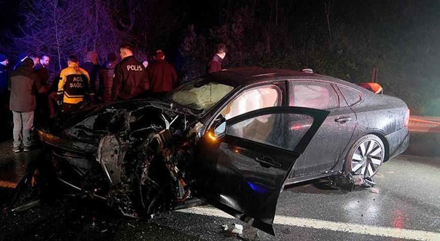 Beykozda feci kaza Otomobil ile hafif ticari araç çarpıştı: 1 ölü, 5 yaralı
