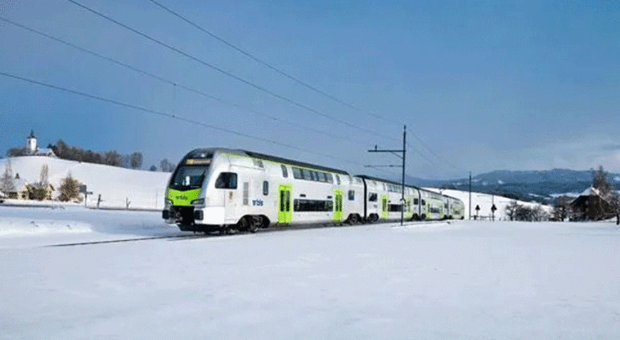 Son dakika: İsviçrede 80 yolcunun bulunduğu tren raydan çıktı