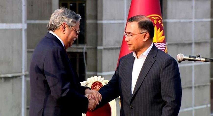 Protestolarda binlerce kişi ölmüştü Bangladeşin yeni Başbakanı Rahman göreve başladı