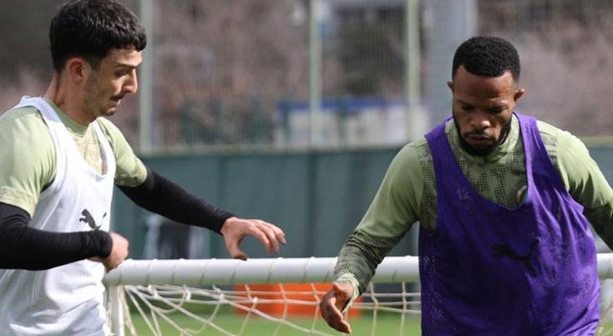 Alanyasporda gözler Başakşehir maçında