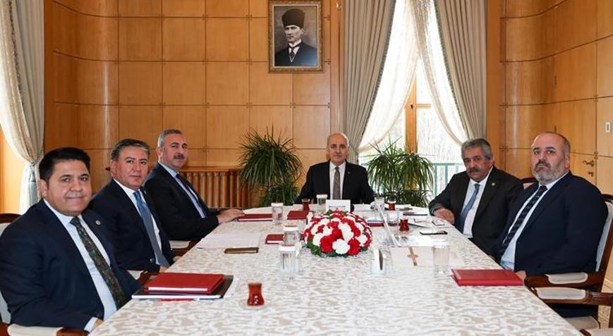 Şiddeti reddeden örgüt mensupları için yasa önerisi: Hedef toplumla bütünleşme olmalı