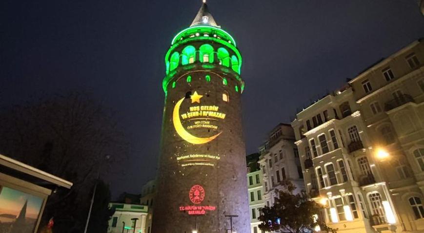 Galata Kulesinde ramazan ışığı