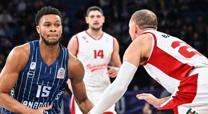 Erkekler Türkiye Kupasında Anadolu Efes rahat turladı