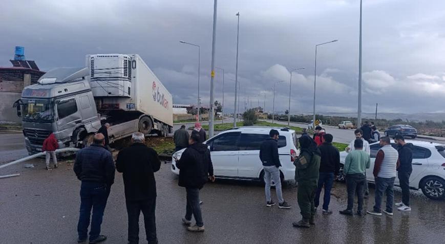 Refüje çıkan TIRın şoförü yaralandı