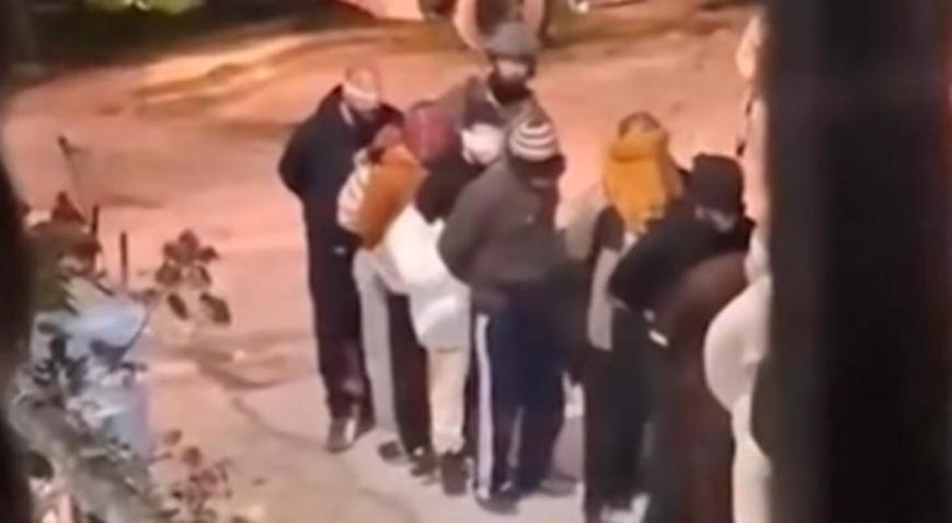 Ramazanın ilk gününde İsrailden Batı Şeriaya baskın Filistinlilerin gözlerini bağladılar