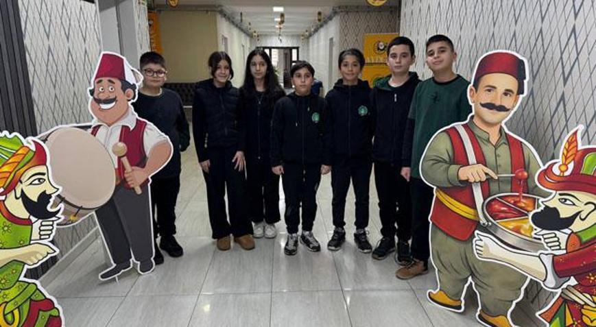 Eski ramazanlar bu kez okullarda yaşatılıyor Maniler, davullar, Hacivat-Karagöz Ramazan Sokağında