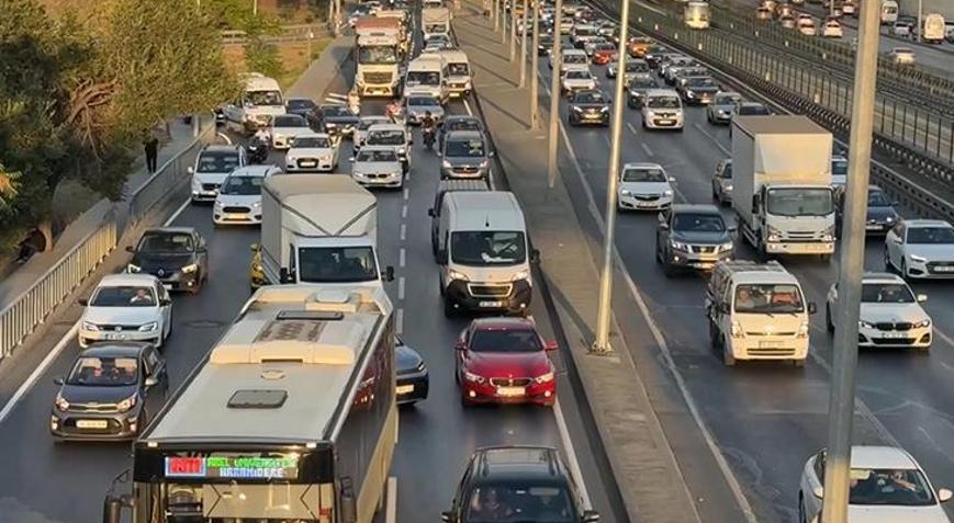 İstanbul’da sabah trafiği Anadolu Yakası’nda yoğunluk yüzde 76’ye çıktı