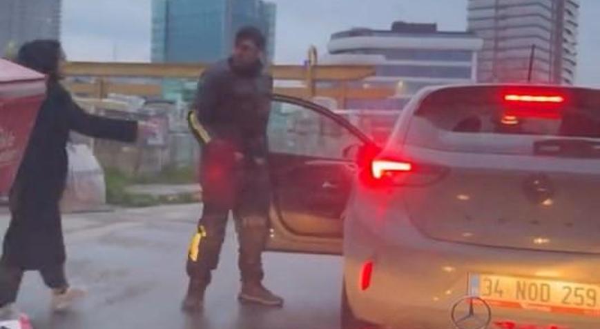 İstanbul - Pendikte tartıştığı sürücüyü kolundan tutup otomobilden indirmeye çalıştı