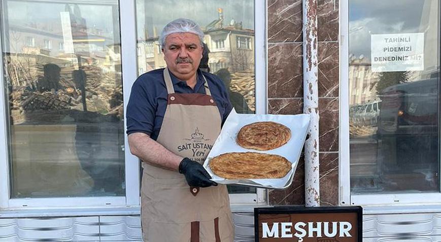 Günde 15 saat çalışıyor, kapısında kuyruk oluyor: Doyurduğu gibi tok tutma özelliği de var