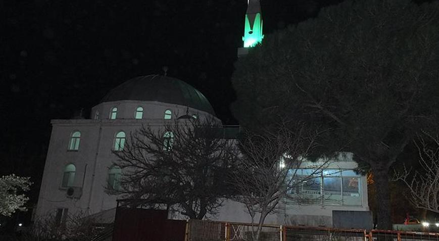 Yer: Balıkesir 3 dakika erken okunan ezan kafaları karıştırdı
