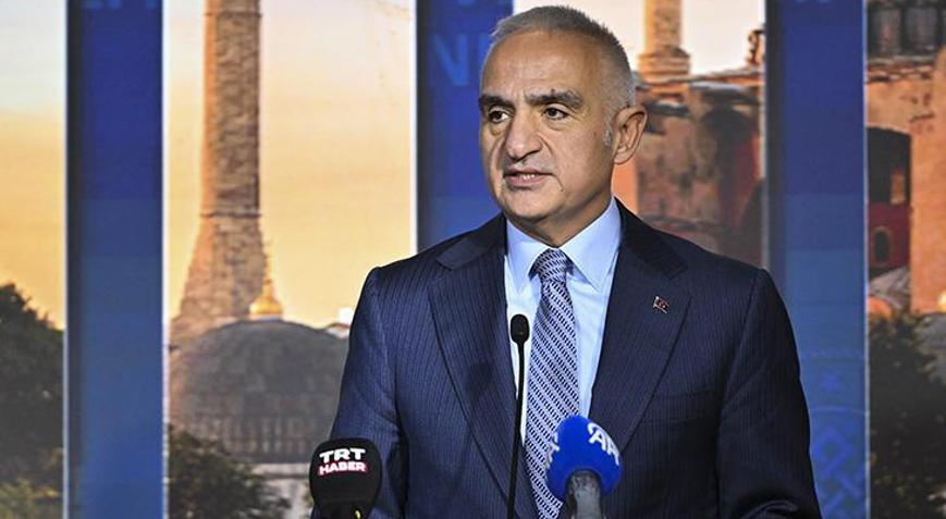Bakan Ersoy: Vakıf İftar Buluşmalarında günlük yaklaşık 100 bin vatandaşla aynı sofrayı paylaşıyoruz