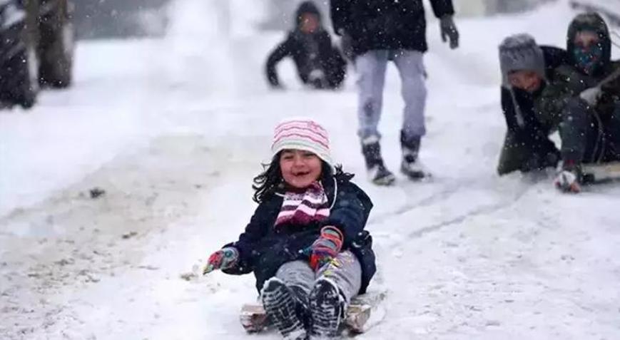 Valilik duyurdu Gümüşhanede kar nedeniyle eğitime ara verildi