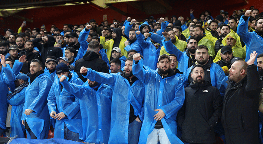 Fenerbahçeden taraftara yağmurluk jesti
