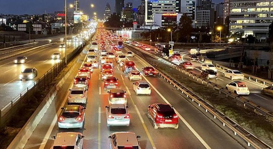 İstanbulda iftar öncesi trafik yoğunluğu yüzde 89a çıktı