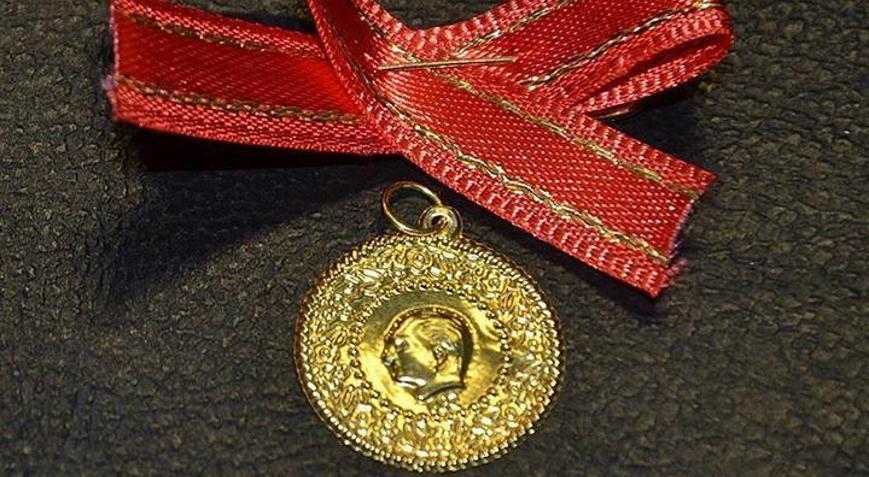 Yeni Altın Fiyatları 🟡 Gram altından, Cumhuriyet altınına uzanan fiyat aralığı Altın fiyatları bugün ne kadar