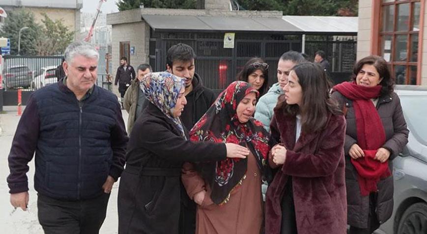 Zeytinburnunda ölü bulunan anne ve 8 yaşındaki kızının cenazeleri yakınlarına teslim edildi