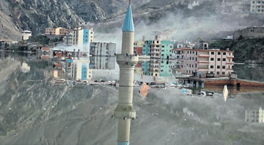 Suyun hikâyesi karşı kıyıdan yola çıkıyor