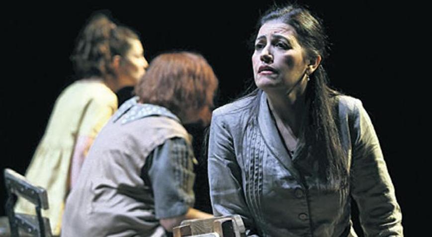 8 Mart sahnede kutlanıyor