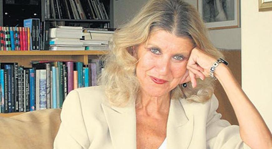 Duygu Asena Ödülü Zeynep Oral’ın