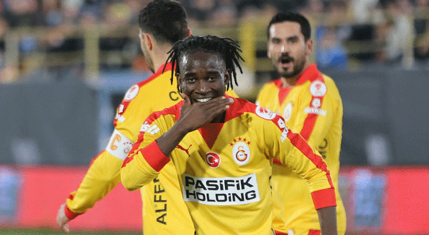 Galatasarayda Renato Nhaga tam not aldı Okan Buruk kararını verdi