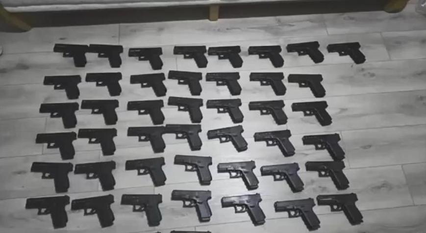 Kaçak silah operasyonu Ev ve araçtan cephanelik çıktı