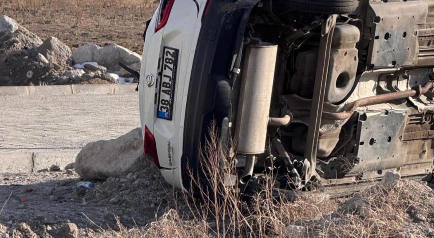 Niğdede otomobil takla attı: 2 yaralı