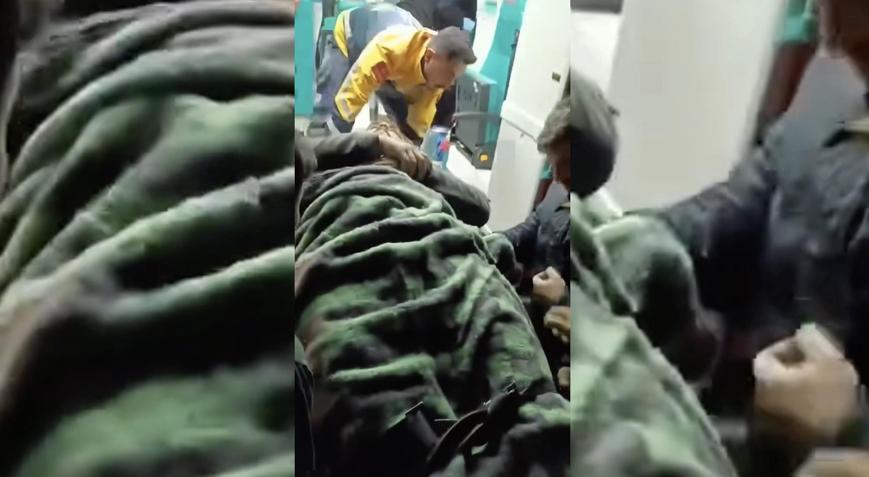 Beton santralinde beline kadar kuma gömülen işçiyi itfaiye kurtardı