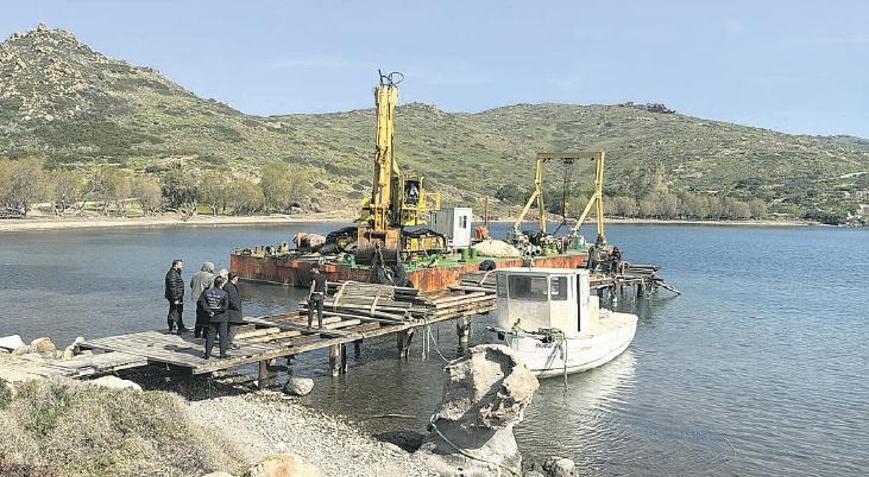 Bodrum’da kaçak iskeleler yıkıldı