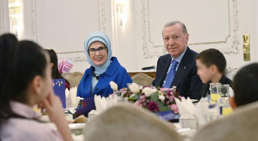 Emine Erdoğandan devlet himayesindeki çocuklarla iftar programına ilişkin paylaşım