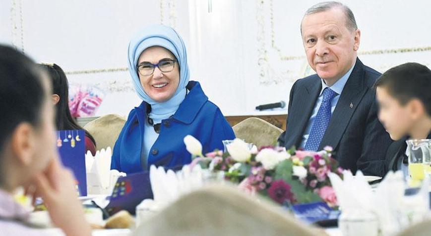 İftar sofrasında özel misafirler