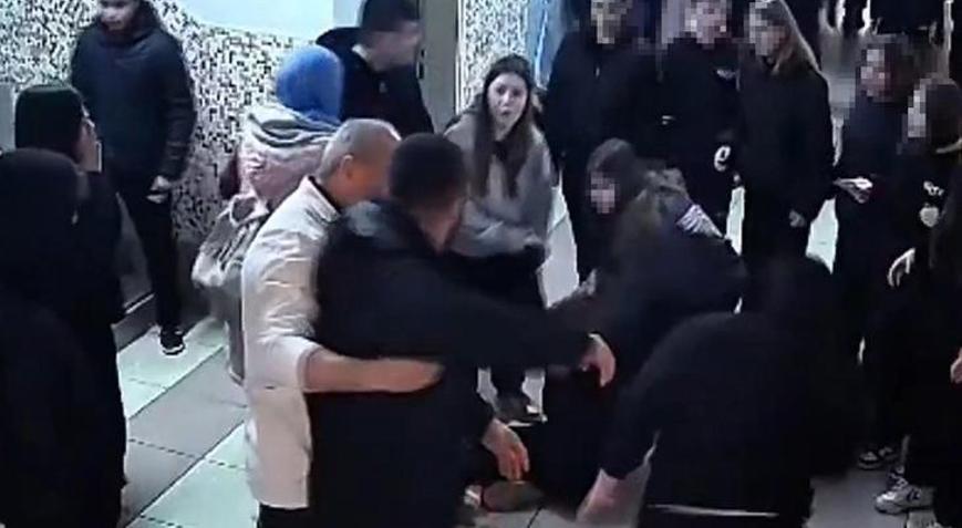 Milli halterciden okulda şiddet! Kız kardeşine akran zorbalığı yapan arkadaşlarını tekme tokat darbetti