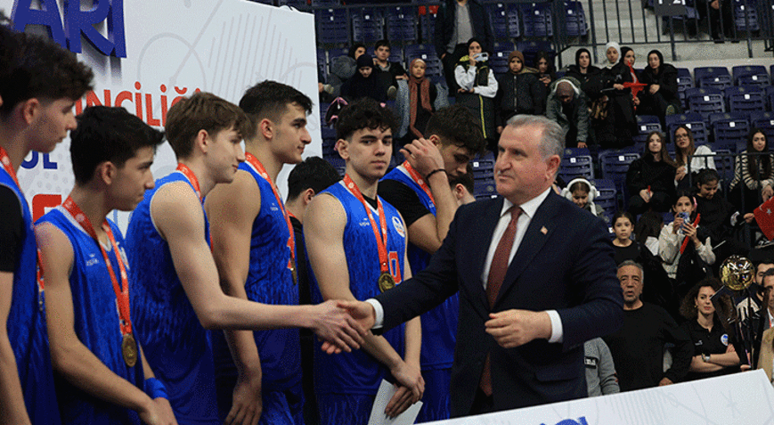 Bakan Bak: Geleceğin 12 Dev Adamları spor okullarında yetişiyor