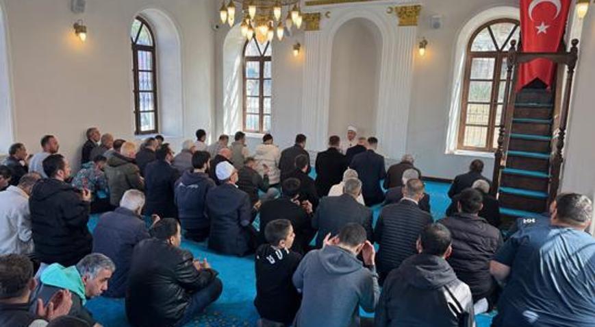 İzmirde restore edilen 132 yıllık Asmalı Mescit ibadete açıldı