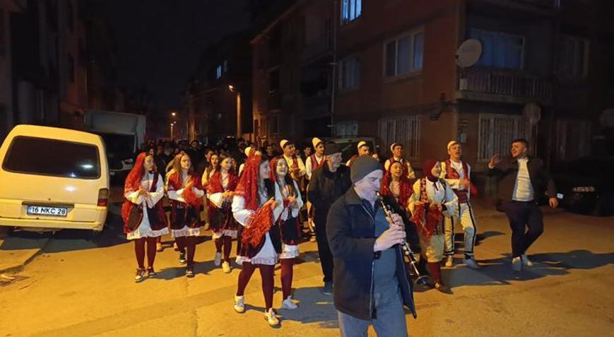 Davul yerine Rumeli ezgileri İnegöl’de sahur böyle karşılandı