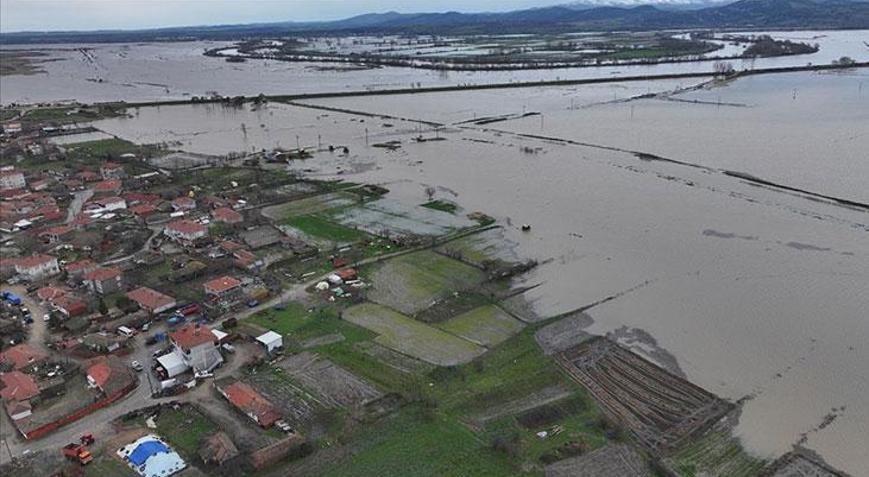 Edirnede Tunca Nehri kıyısında toprak kayması