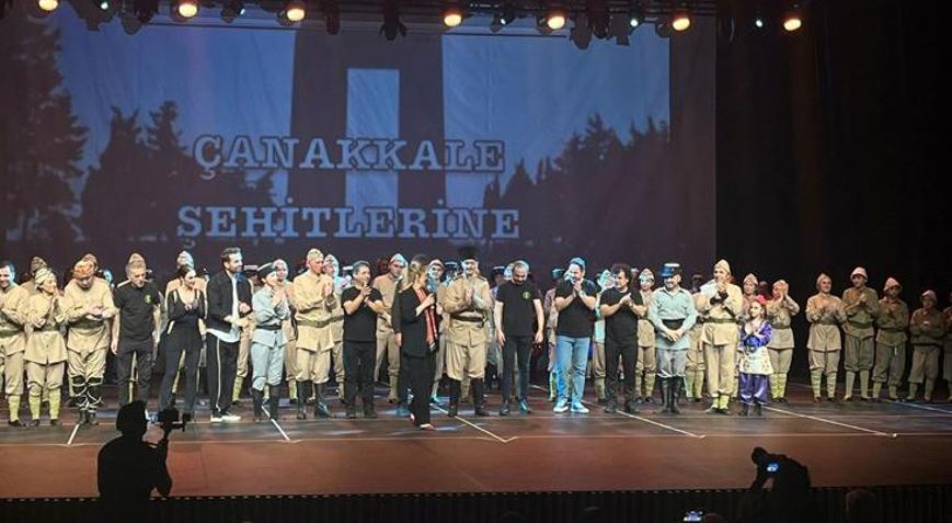 Çanakkale ruhu sahneye taşındı Destan Yazanların Hikayesi: Çanakkale 1915 etkinliği yapıldı