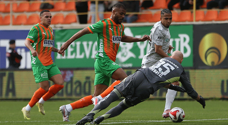Alanyaspor, Kocaelisporu farklı mağlup etti: 5-0