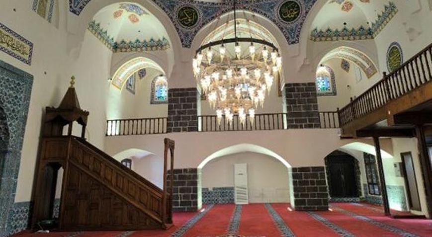 3 tarihi cami ibadete açılıyor Bakan Ersoy: Yeniden ayağa kaldırıyoruz