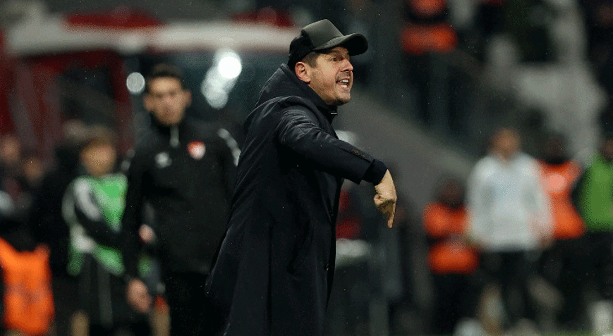 Kasımpaşada Emre Belözoğlu: Bazı oyuncular performanslarını artırmak zorunda