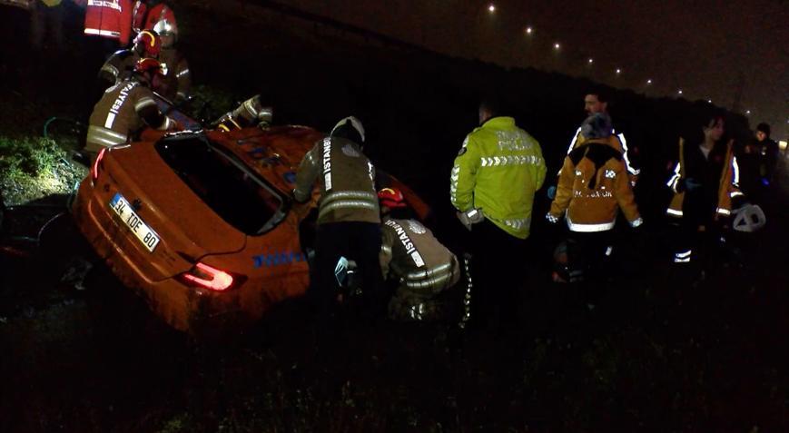 İstanbul - Pendikte taksi su kanalına uçtu: 3 ölü,1 yaralı