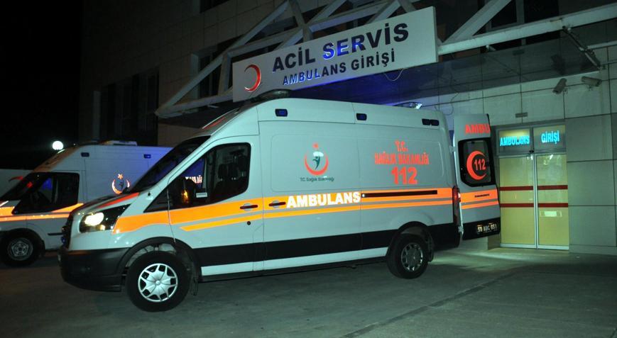 Düğünde bıçaklı kavga; 3 yaralı