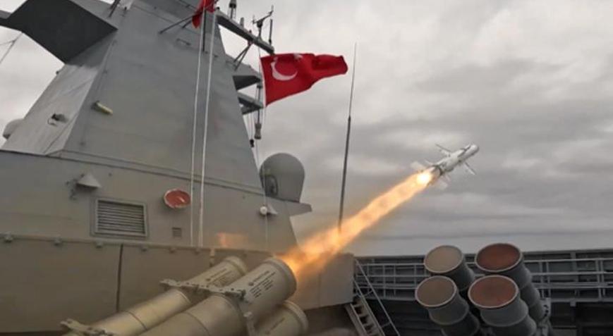 Savunma Sanayii Başkanı Haluk Görgün görüntüleri paylaştı Gemisavar füzesi ATMACA, kara hedefini tam isabetle vurdu