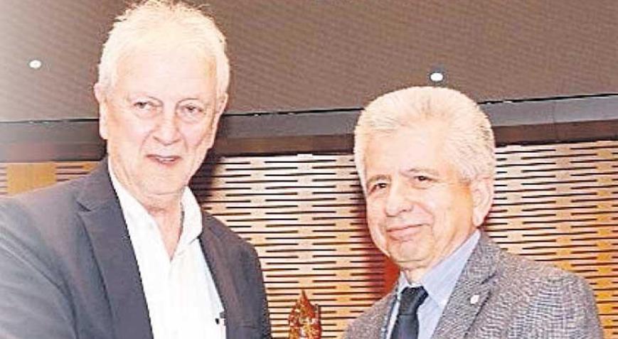Sanayicilerden Sanayicilerden İEÜ’ye 5 ödül