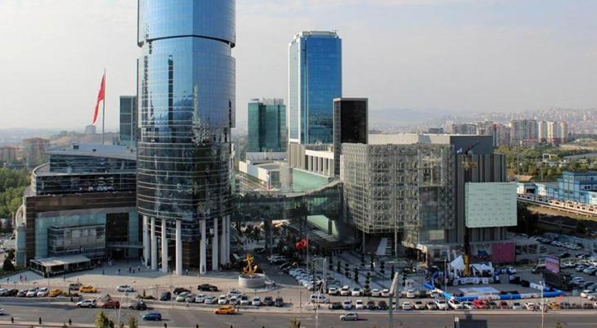 Ankarada bir AVMden hafta sonu kararı 18 yaş altındakilerin girişleri yasaklandı