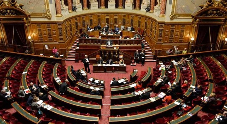 Fransız Senatosu kabul etti: 15 yaşından küçüklere kısmi sosyal medya yasağı