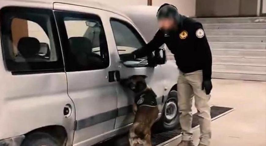 Narkotik köpeği yine yanılmadı Direksiyon aksamından uyuşturucu çıktı