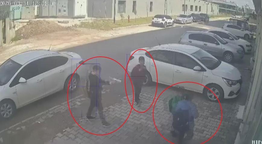 11 yaşındaki çocuğa okul yolunda dehşet 3 akranı para ver lan diyerek önünü kesti