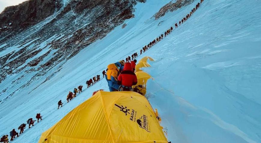 Dağcıların yemeğine karbonat katıp hasta ettiler, milyon dolarlık vurgun yaptılar Everestte skandal dolandırıcılık ağı