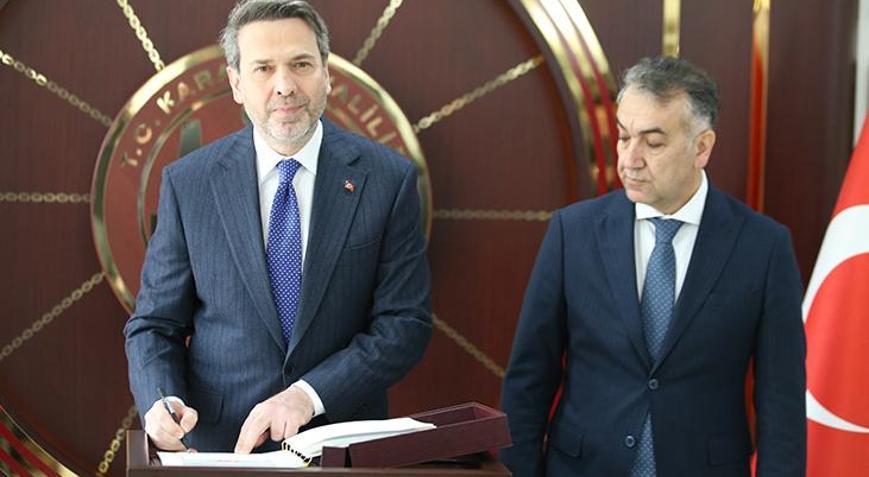 Bakan Bayraktardan Milli enerji vurgusu Savaş, ne kadar önemli olduğunu bir kez daha gösterdi