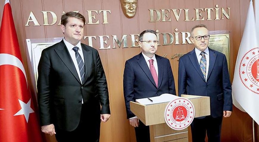 Adalet Bakanı Gürlekten Diyarbakıra ziyaret